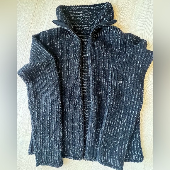 Italian knit men’s cardigan wool blend. - Picture 3 of 9